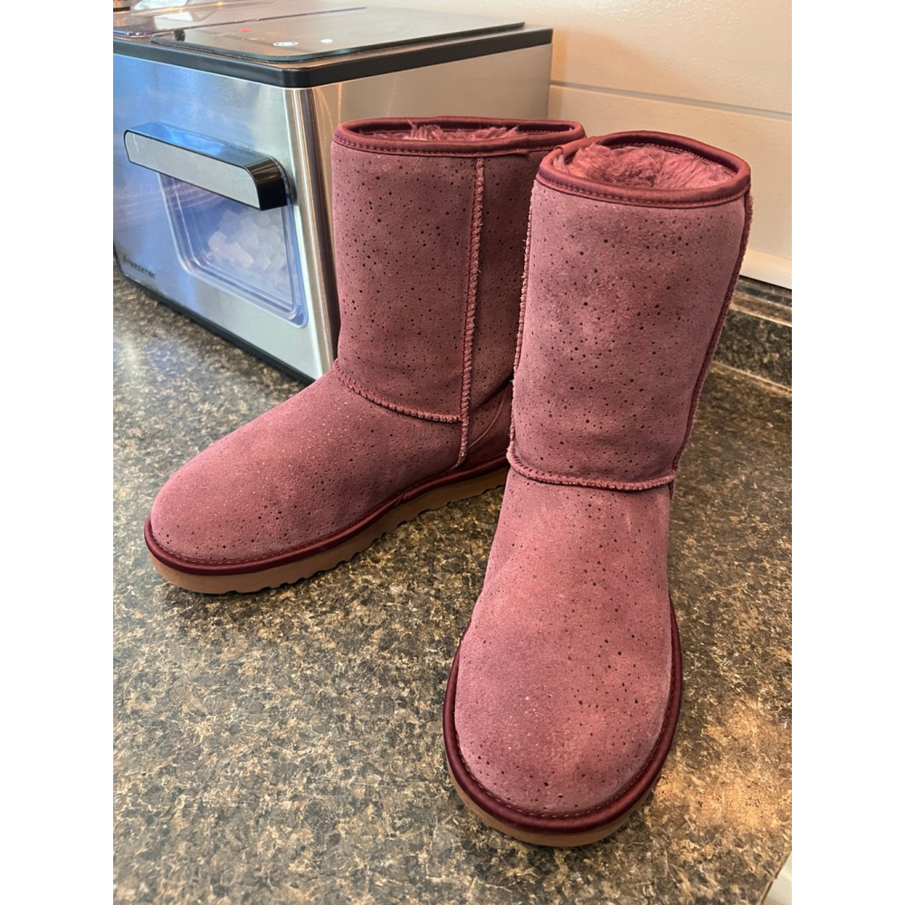 UGG® Women's Classic Short Metallic Booties Size 9 - Picture 11 of 11